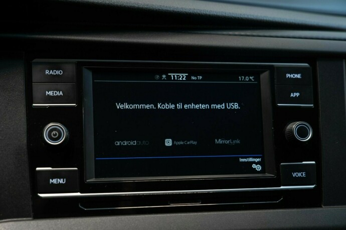 volkswagen-transporter-diesel-2021-big-23