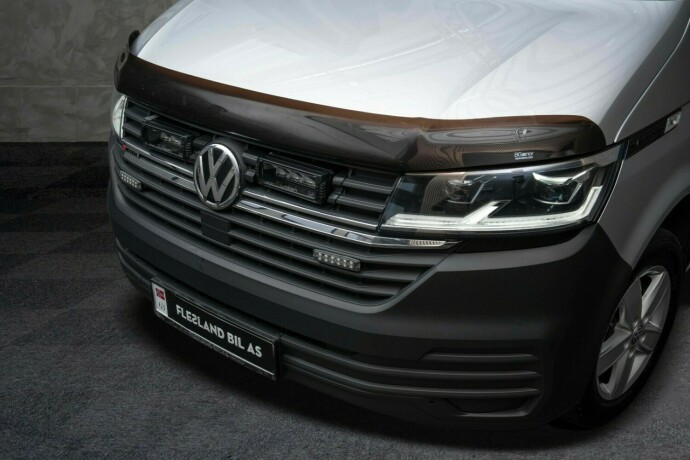 volkswagen-transporter-diesel-2021-big-4
