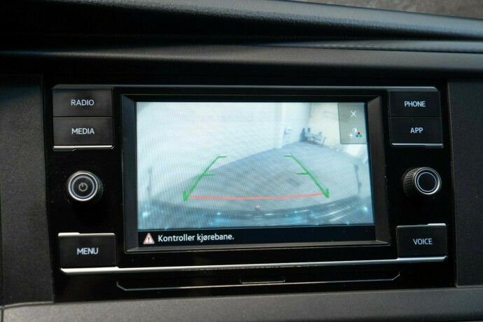 volkswagen-transporter-diesel-2021-big-22