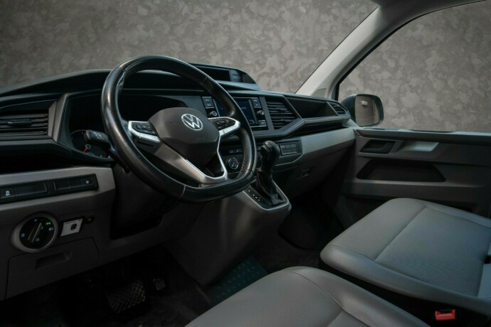 volkswagen-transporter-diesel-2021-big-27