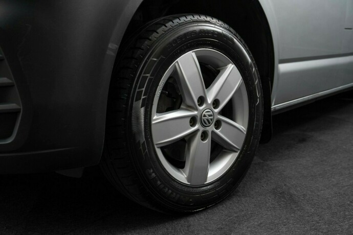 volkswagen-transporter-diesel-2021-big-3