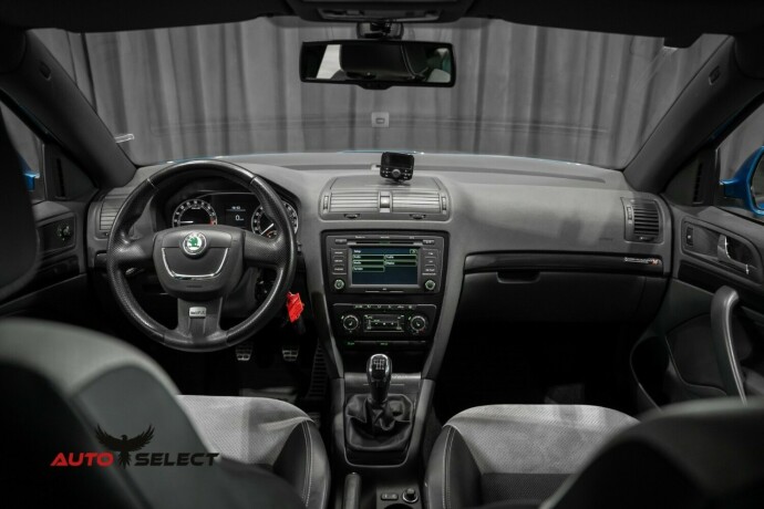 skoda-octavia-rs-diesel-2012-big-26