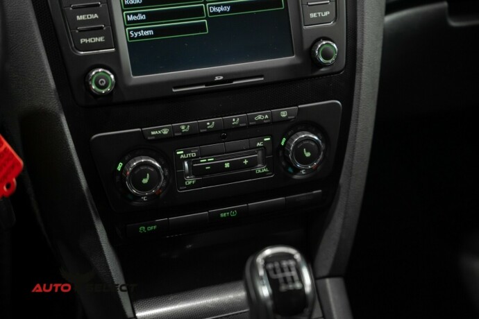 skoda-octavia-rs-diesel-2012-big-27