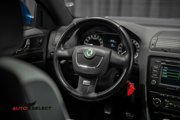 skoda-octavia-rs-diesel-2012-big-22