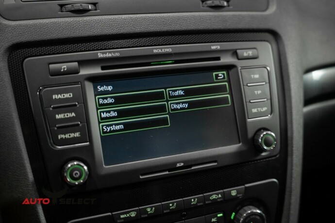 skoda-octavia-rs-diesel-2012-big-30