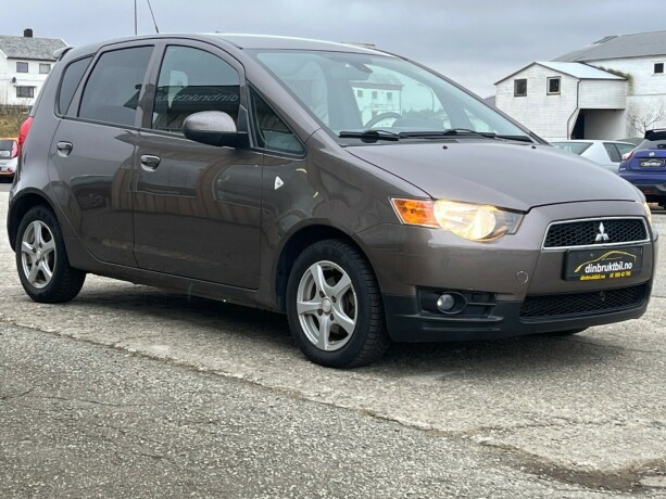 mitsubishi-colt-bensin-2012-big-2