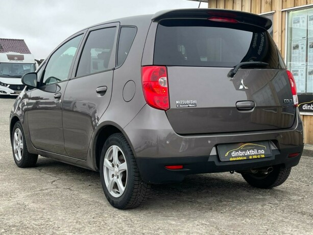 mitsubishi-colt-bensin-2012-big-6