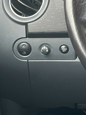 mitsubishi-colt-bensin-2012-big-10