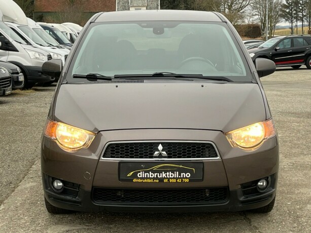 mitsubishi-colt-bensin-2012-big-1