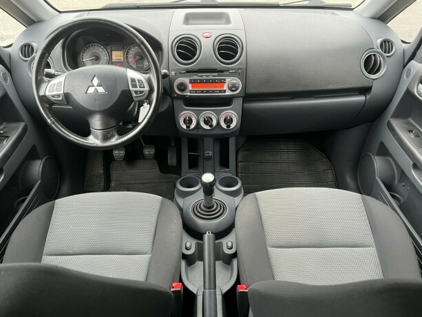 mitsubishi-colt-bensin-2012-big-9