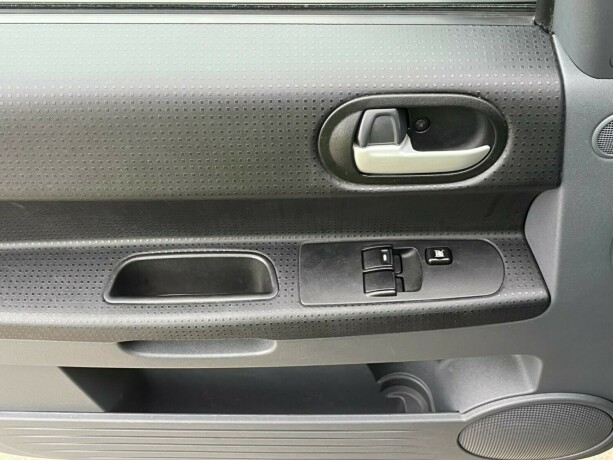 mitsubishi-colt-bensin-2012-big-7