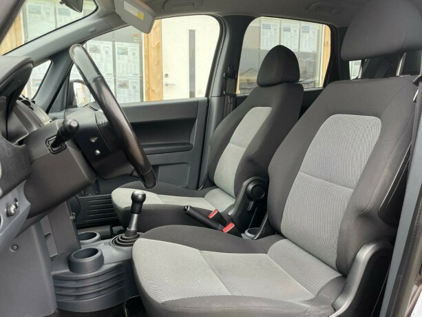 mitsubishi-colt-bensin-2012-big-8