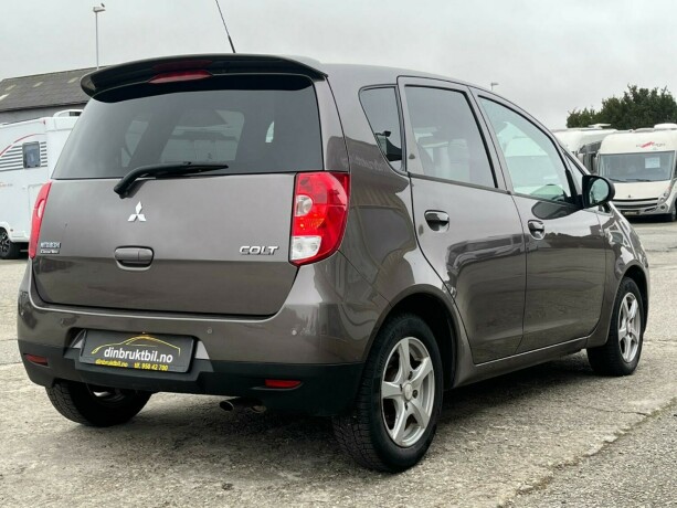 mitsubishi-colt-bensin-2012-big-4