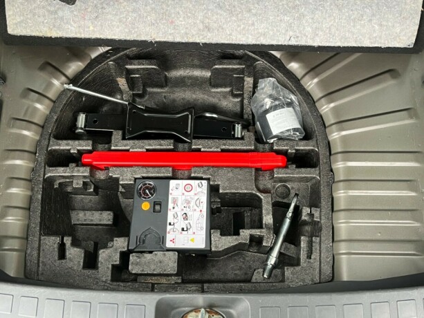 mitsubishi-colt-bensin-2012-big-29