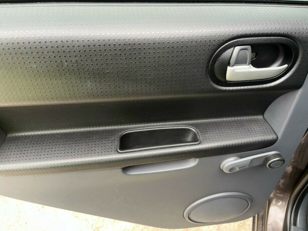 mitsubishi-colt-bensin-2012-big-20