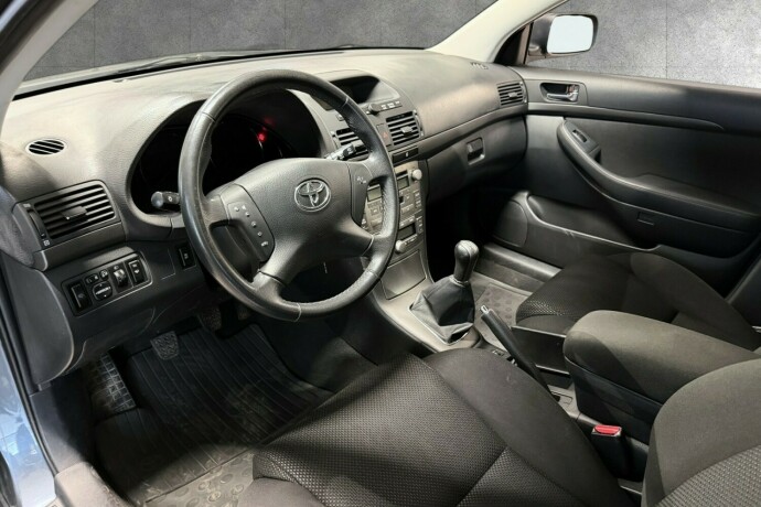 toyota-avensis-bensin-2006-big-8