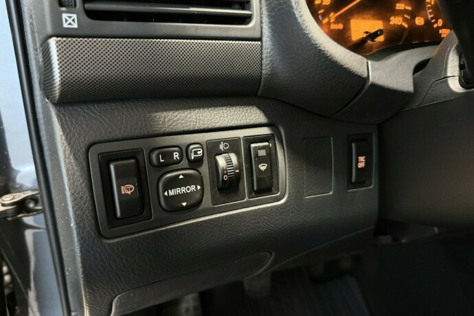 toyota-avensis-bensin-2006-big-21