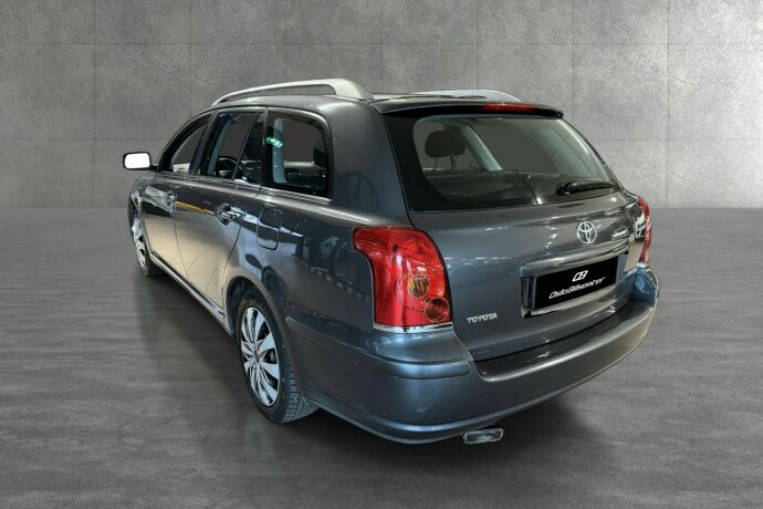 toyota-avensis-bensin-2006-big-4