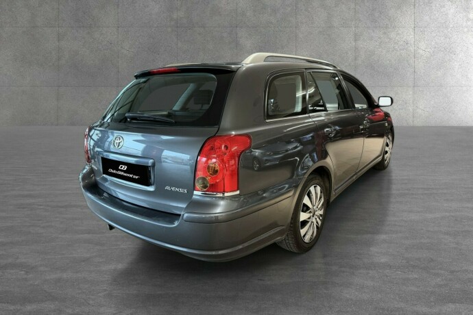 toyota-avensis-bensin-2006-big-7