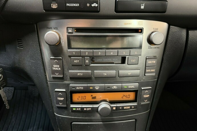 toyota-avensis-bensin-2006-big-20