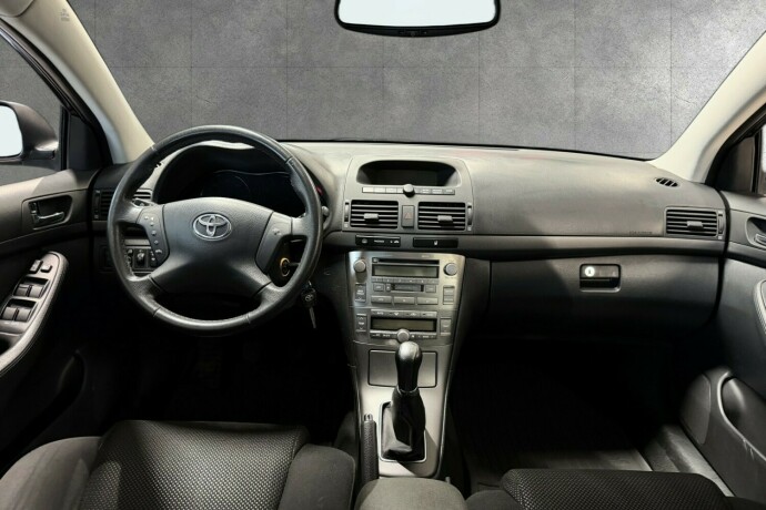 toyota-avensis-bensin-2006-big-9