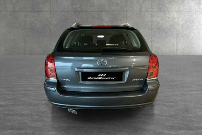 toyota-avensis-bensin-2006-big-5