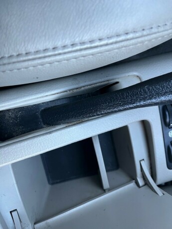 toyota-avensis-bensin-2007-big-23