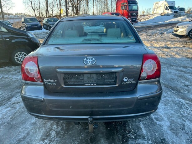 toyota-avensis-bensin-2007-big-5