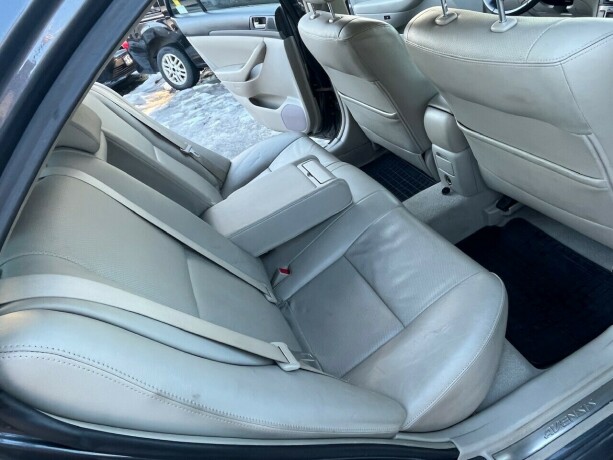 toyota-avensis-bensin-2007-big-15