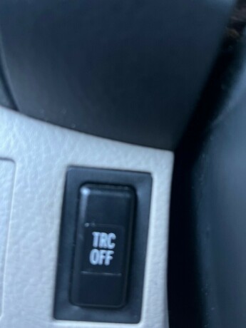 toyota-avensis-bensin-2007-big-19