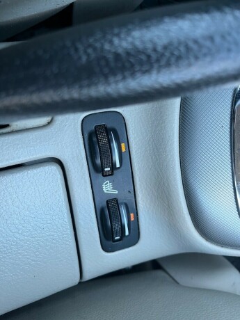 toyota-avensis-bensin-2007-big-25