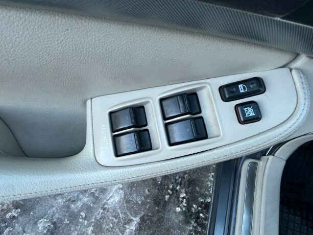 toyota-avensis-bensin-2007-big-14