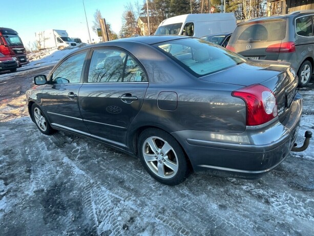 toyota-avensis-bensin-2007-big-3