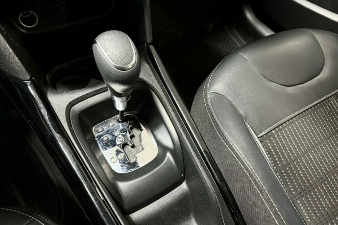 peugeot-2008-bensin-2017-big-17