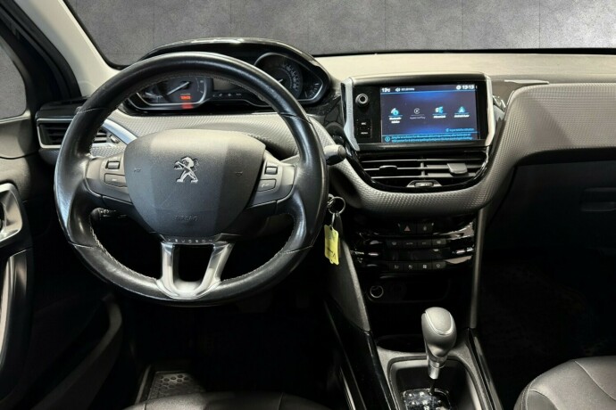 peugeot-2008-bensin-2017-big-14