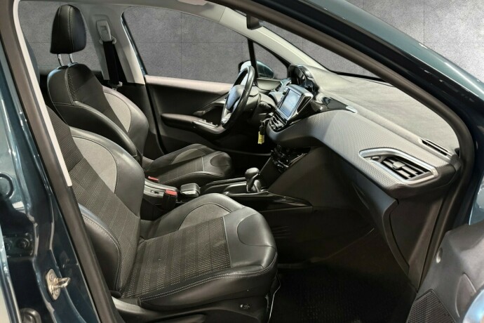 peugeot-2008-bensin-2017-big-16