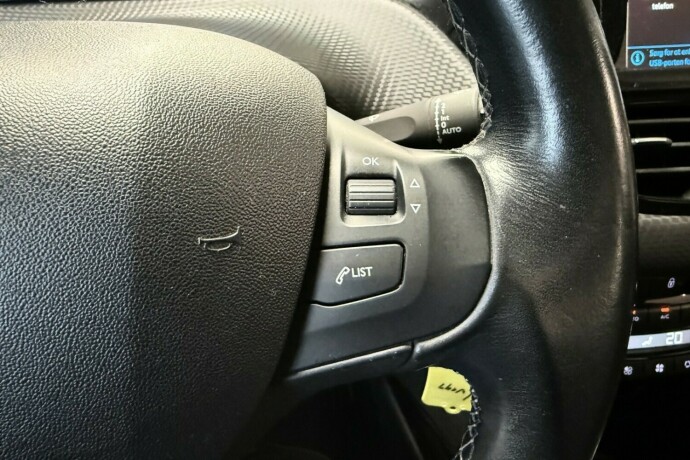 peugeot-2008-bensin-2017-big-19