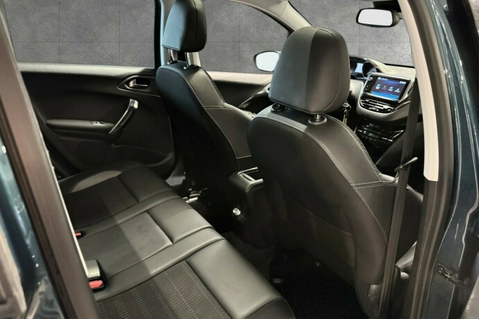 peugeot-2008-bensin-2017-big-15