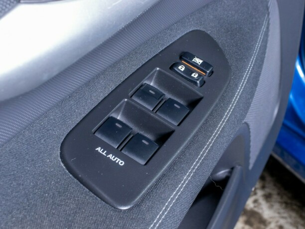 toyota-auris-bensin-2010-big-20