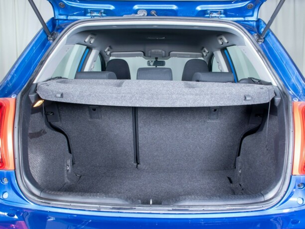 toyota-auris-bensin-2010-big-10