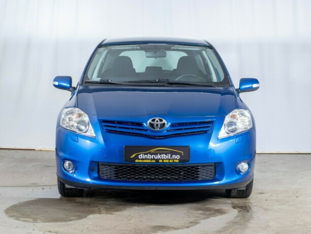 toyota-auris-bensin-2010-big-1
