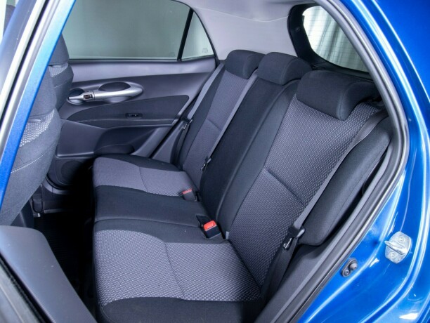 toyota-auris-bensin-2010-big-34