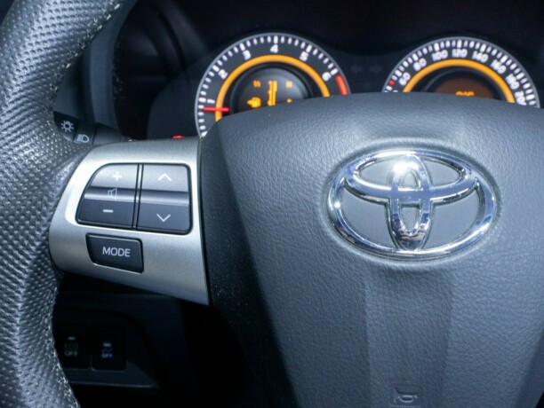 toyota-auris-bensin-2010-big-24