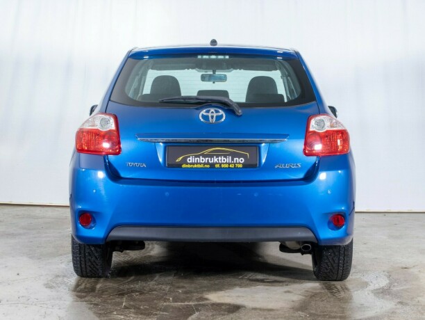 toyota-auris-bensin-2010-big-7