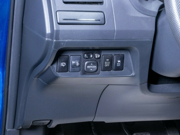 toyota-auris-bensin-2010-big-21