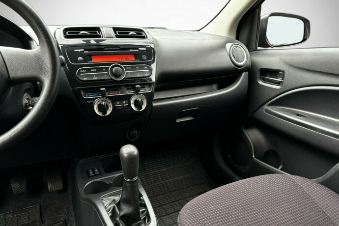 mitsubishi-space-star-bensin-2014-big-16