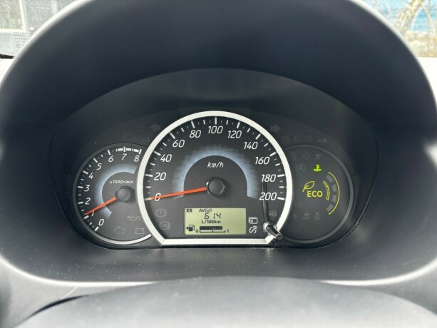 mitsubishi-space-star-bensin-2014-big-14