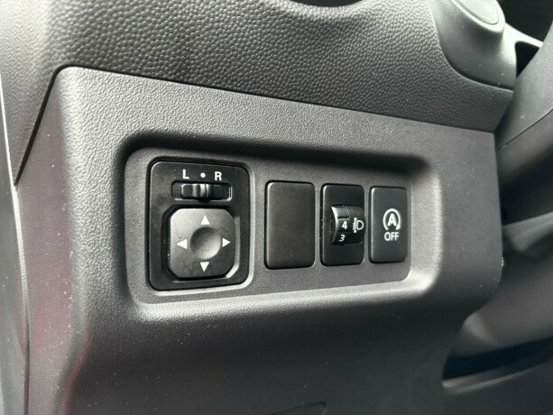 mitsubishi-space-star-bensin-2014-big-13