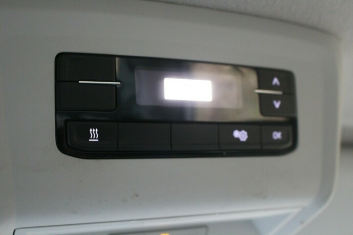 volkswagen-transporter-diesel-2020-big-17