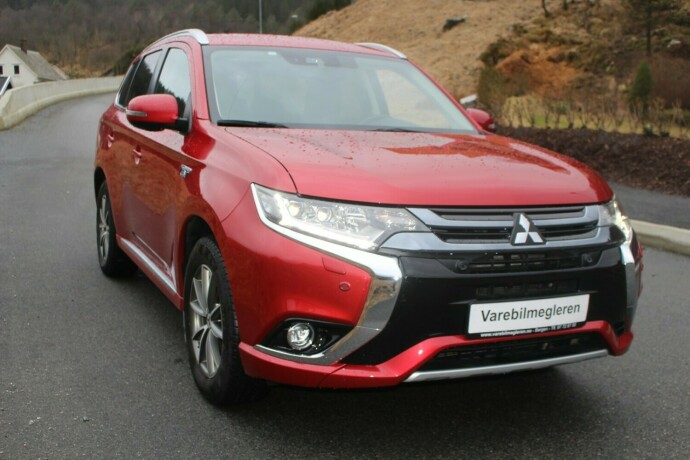 mitsubishi-outlander-elektrisitetbensin-2017-big-0